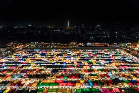 Rot Fai night market, Srinakarin