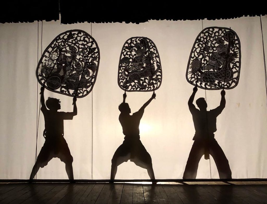 Shadow Theater Performance at the Sovannaphum Theatre / @antoine_rameau / Instagram