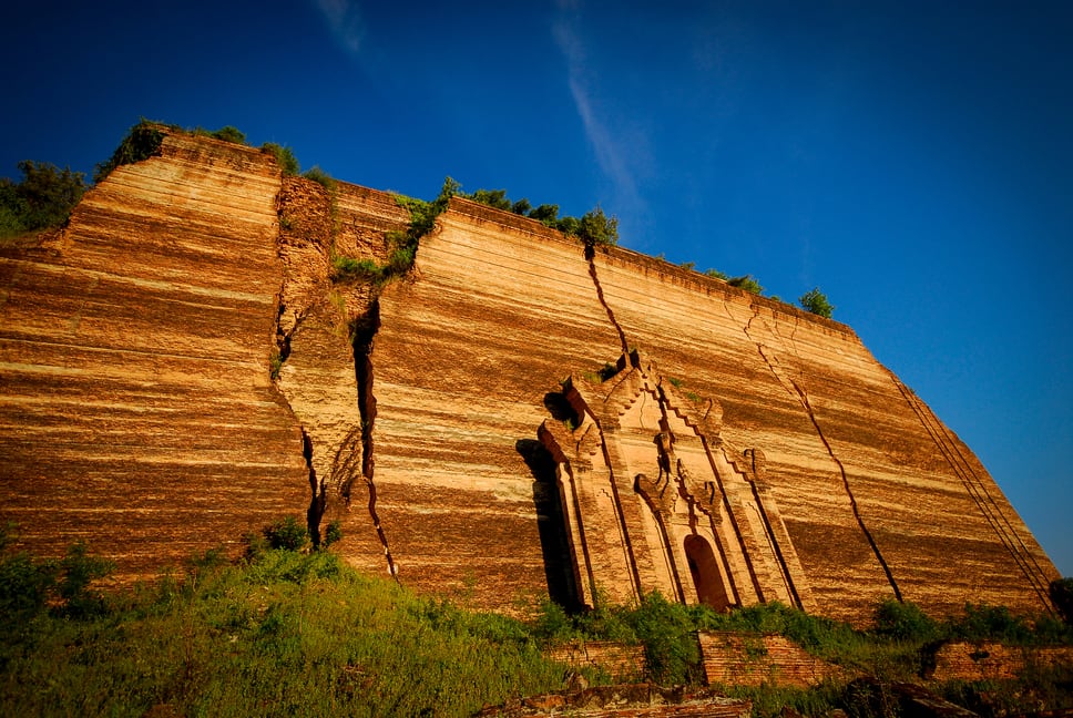 Mingun Pahtodawgyi / Shutterstock